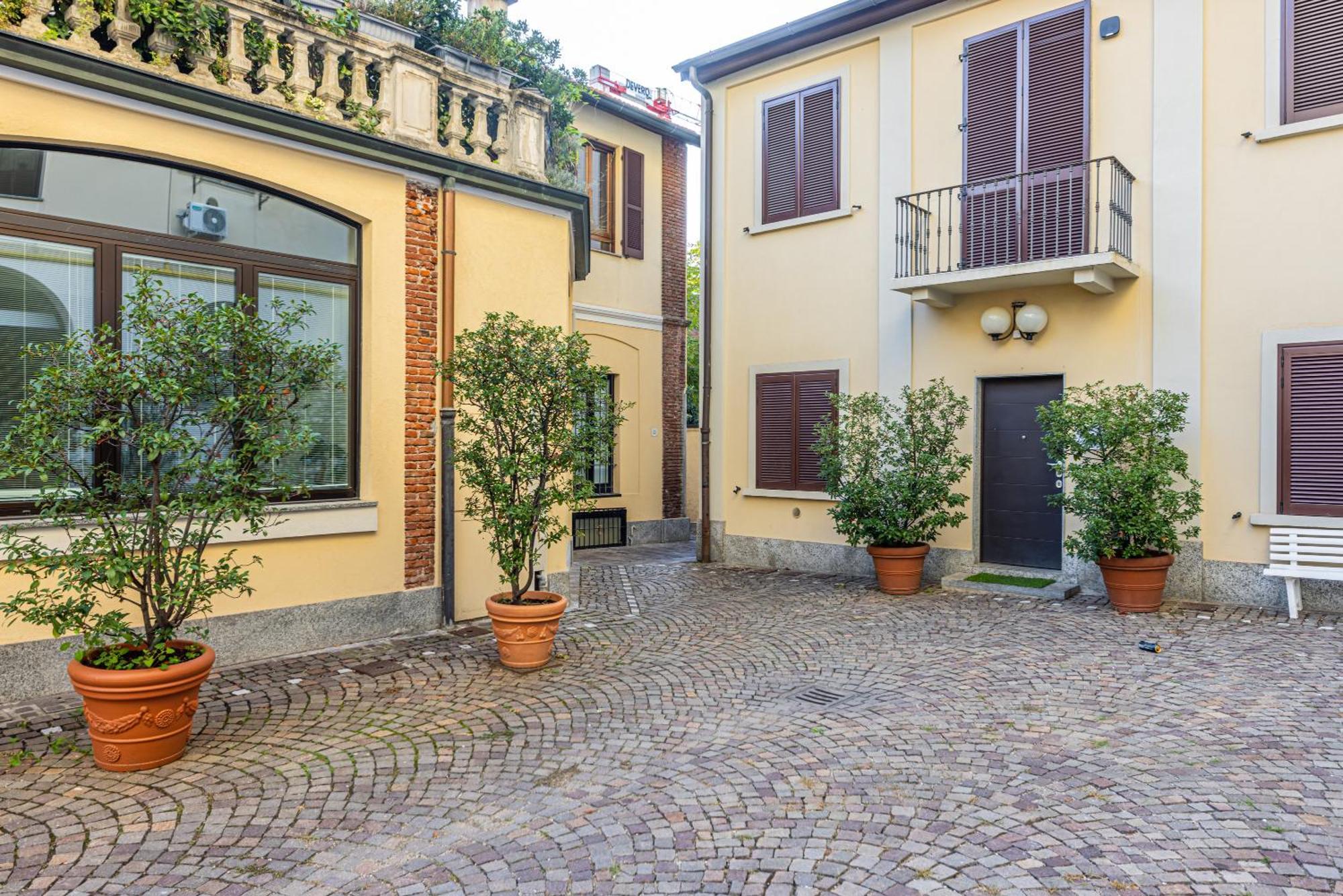 Free Parking Duomo-Porta Romana "Casa Del Pittore" Милано Екстериор снимка